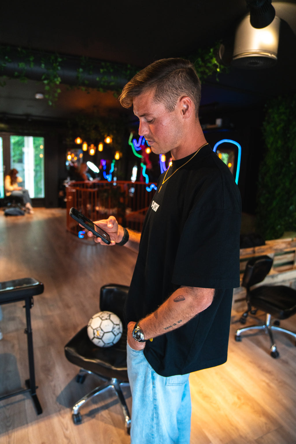 Explore shoe club T-skjorte – svart
