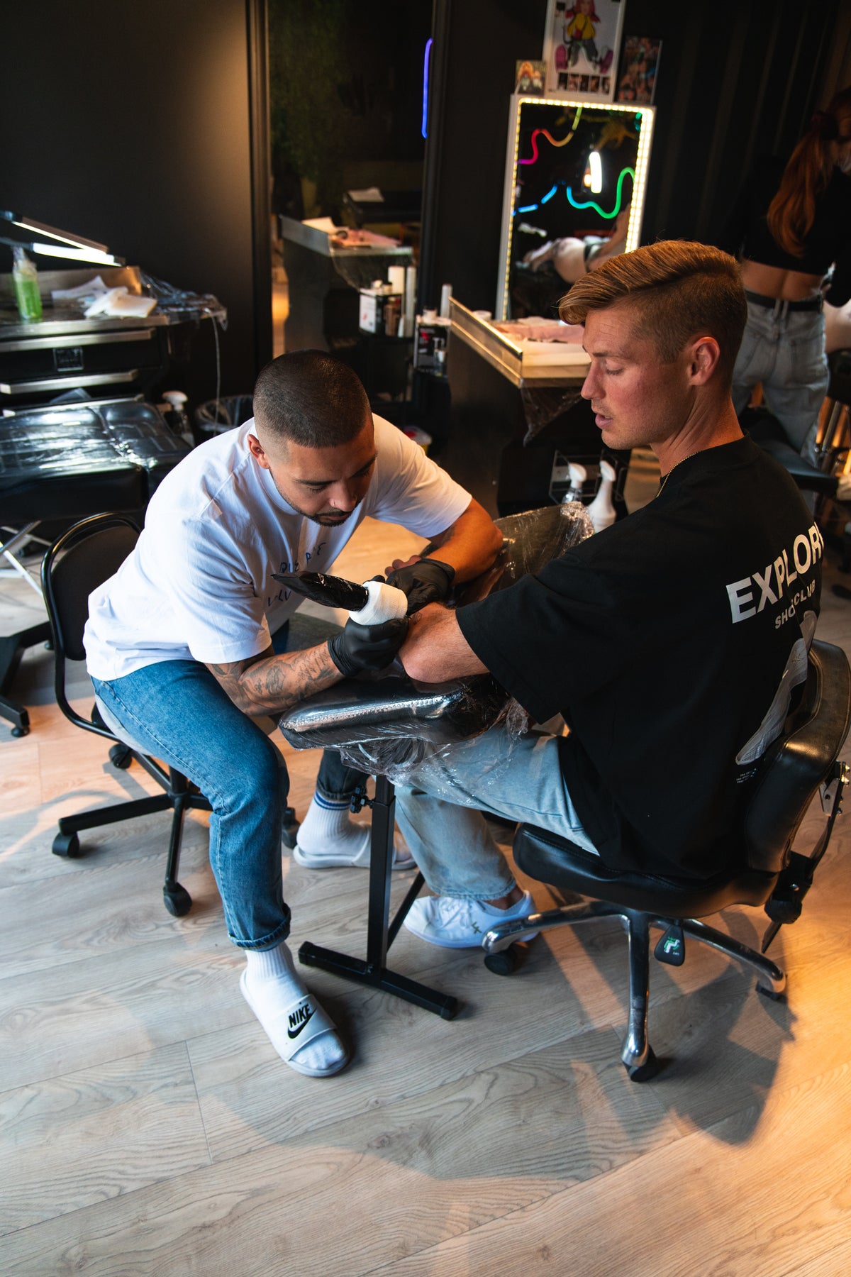 Explore shoe club T-skjorte – svart