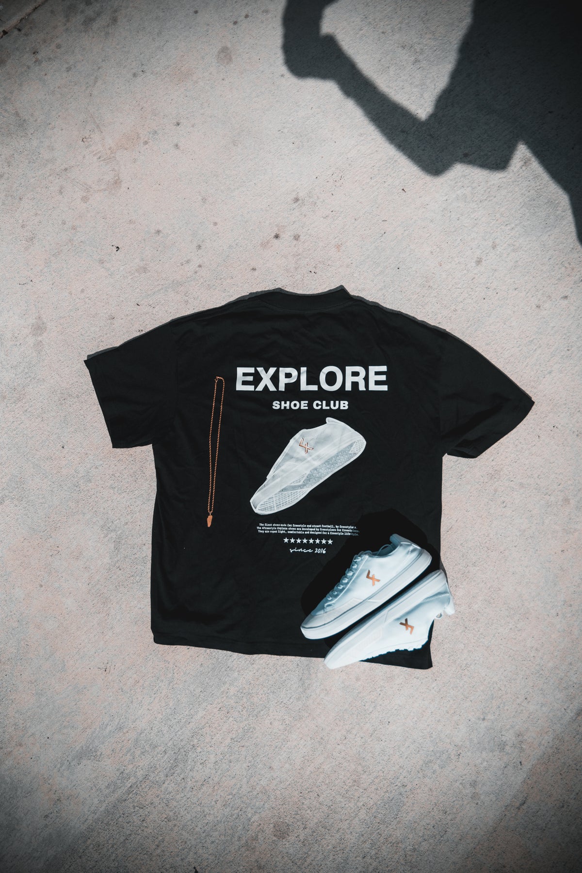 Explore shoe club T-skjorte – svart